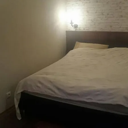 Lägenhet Apartament Z Ogrodkiem