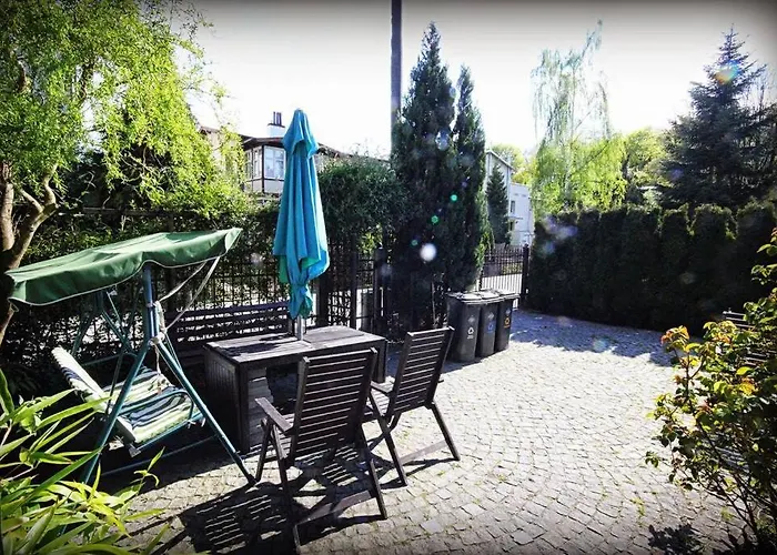 Apartament Z Ogrodkiem Daire Sopot